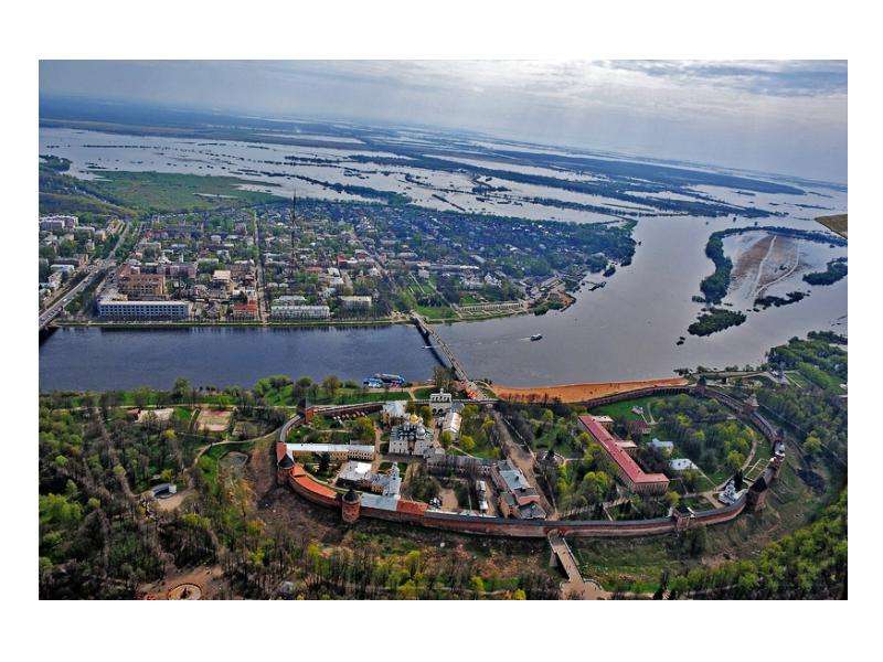 Город новгород. Окольный город Великий Новгород. Окольный вал Великого Новгорода. Центр Великий Новгород вал Окольного города. Стена Окольного города Великий Новгород.